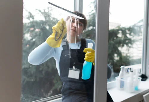 Nettoyage de vitres intérieures et extérieures à la Ronde